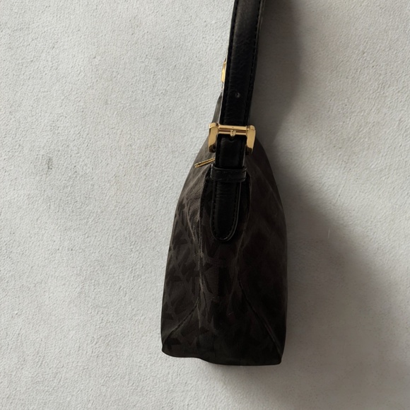 Michael Kors Jet Set Signature Shoulder Bag - Picture 5 of 8